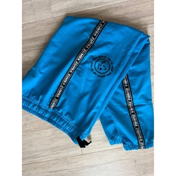 Zumba Kids, ZW Juniors Bangin' Blue Joggers size Medium UNISEX - Picture 2 of 3